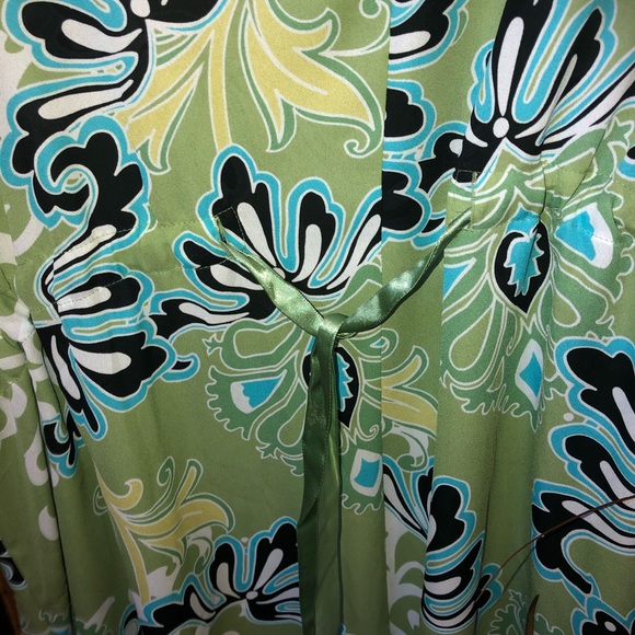 Ladies Top - Picture 4 of 5